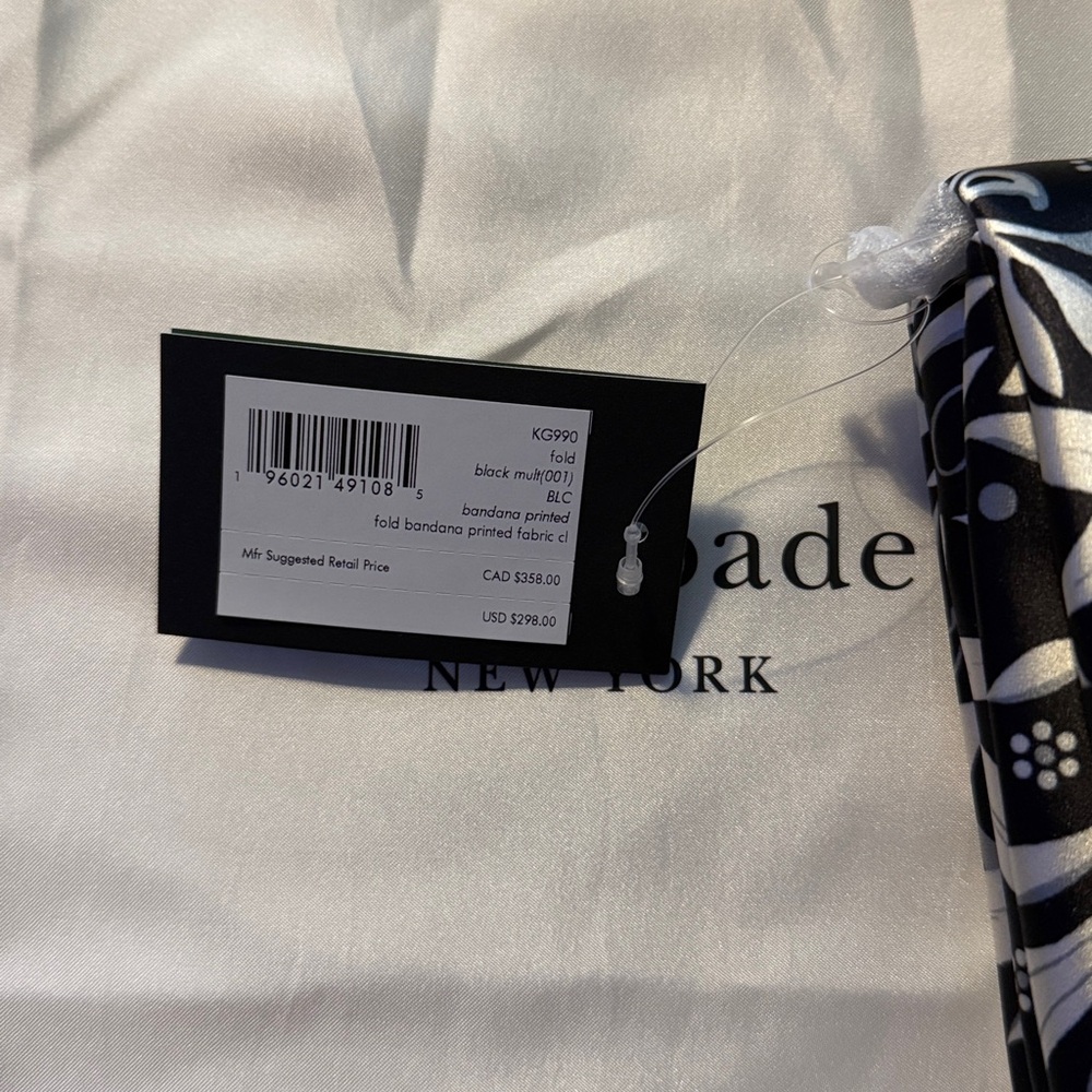 🆕 Kate Spade fold bandana printed clutch - Picture 8 of 8